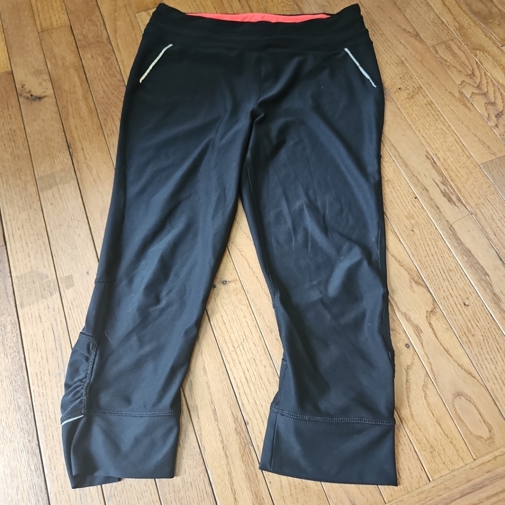 Reactivate Capri Leggings Womens Large Black Back Pocket